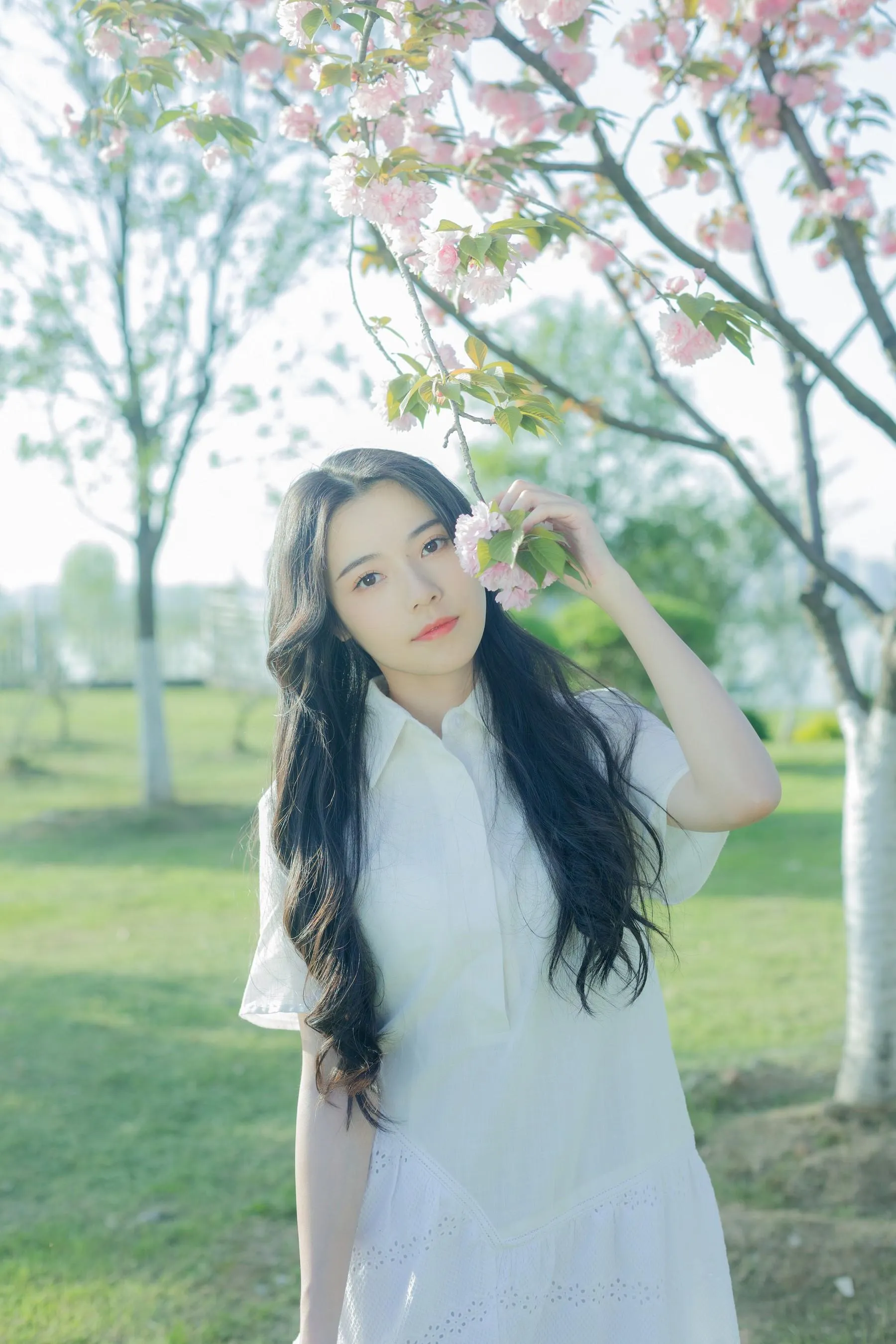 [YITUYU艺图语]2022.07.29 给晚樱的情歌 静鏡婧 [28P]插图